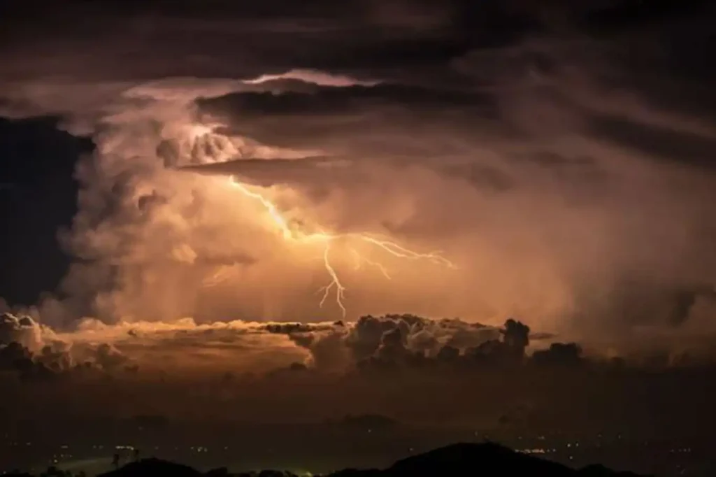 Meteorolojiden sağanak ve toz taşınımı uyarısı