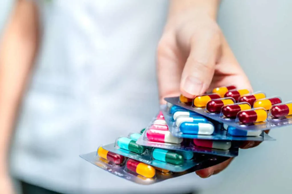 "Zam gelecek" diye eczanelerde ilaç yok