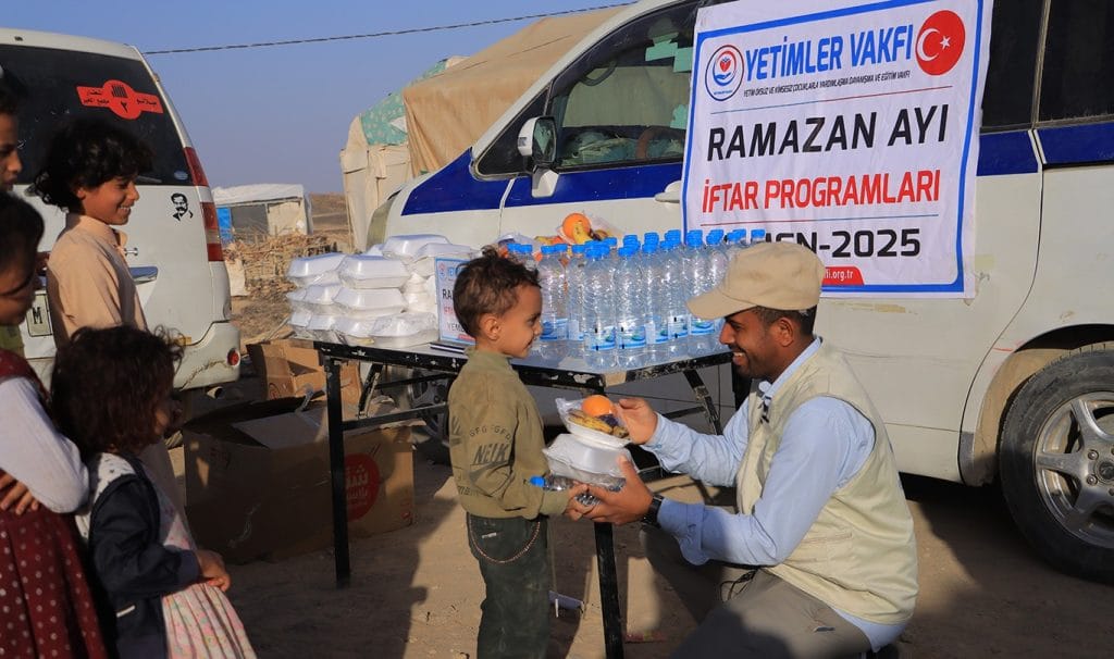 Yetimler Vakfı, Yemen'de 200 ihtiyaç sahibine iftar yemeği dağıttı