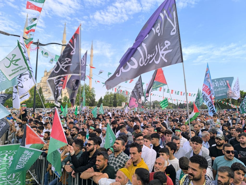 Adana'da Mevlid-i Nebi Coşkusu: Peygamber Sevdalıları Vakfı'ndan Anlamlı Buluşma​