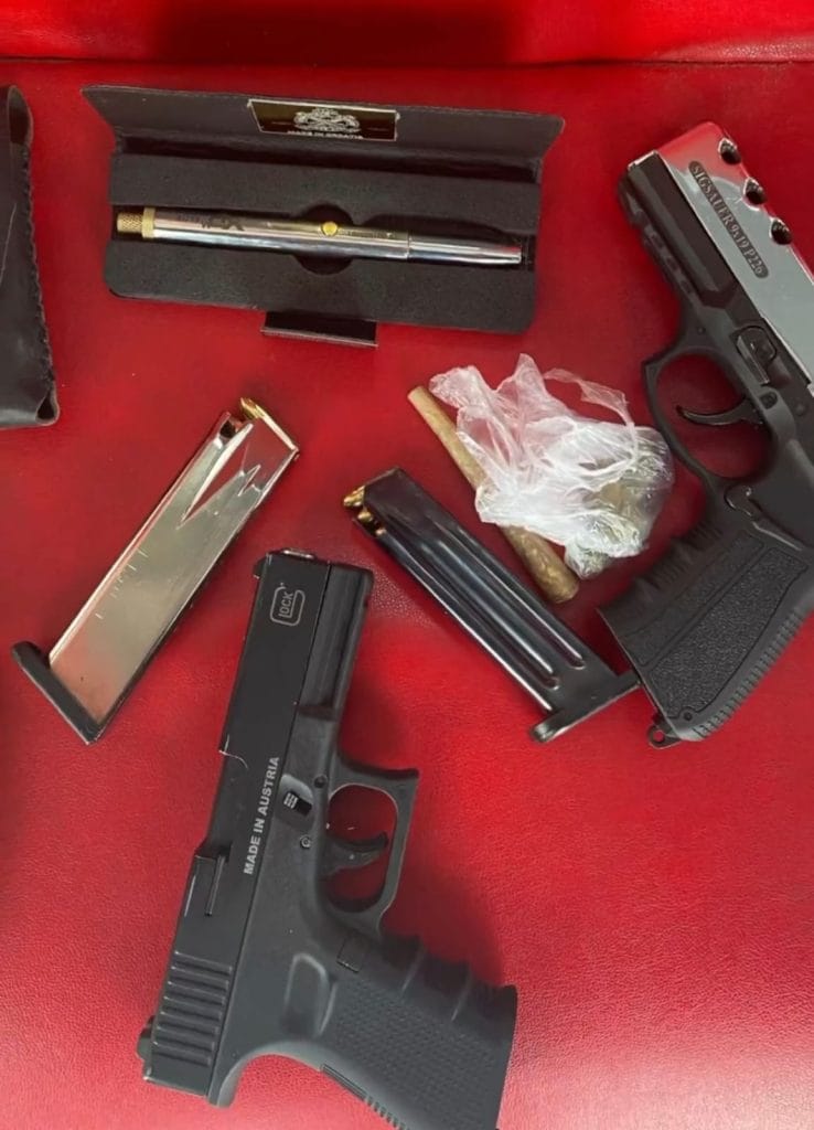 Mersin’de Asayiş Operasyonu: Kalem Silah, Tabanca ve Uyuşturucu Ele Geçirildi