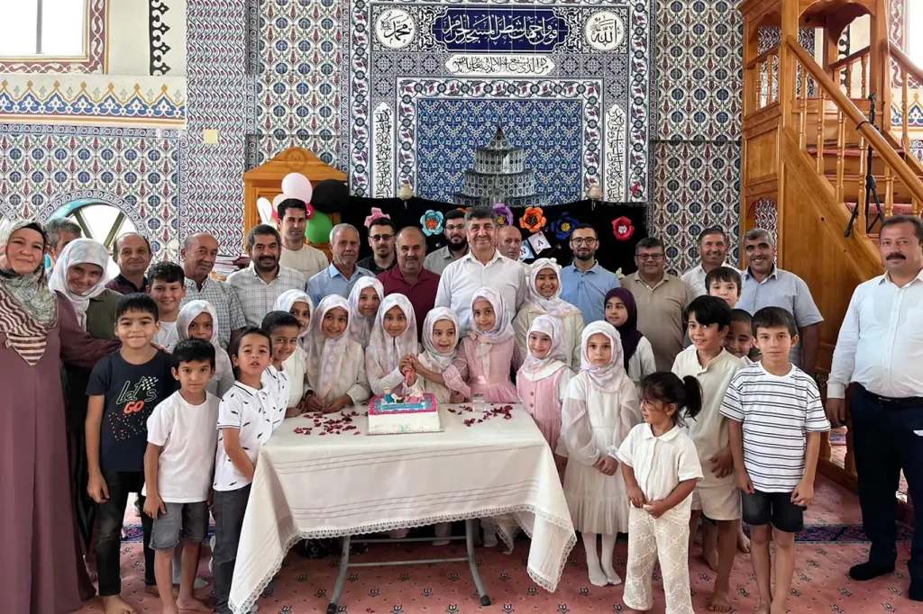 Mersin'de Yaz Kur'an kursu öğrencilerinin Kur'an'a geçme heyecanı