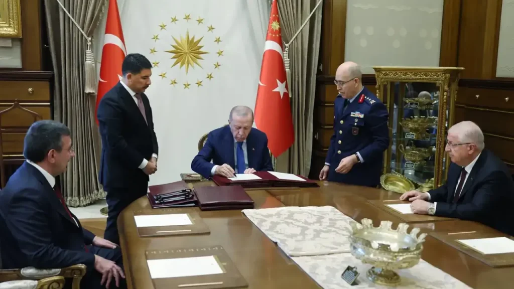 YAŞ kararları açıklandı!