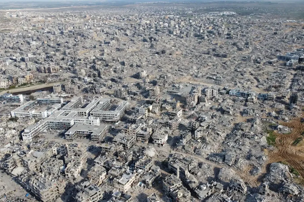 Dünya Konut Günü'nde Gazze'de yıkım ve zorunlu göç, Batı Şeria'da artan tehcir